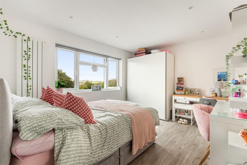 20 Pathfields Bed 3 Dartmouth - 230720.jpg