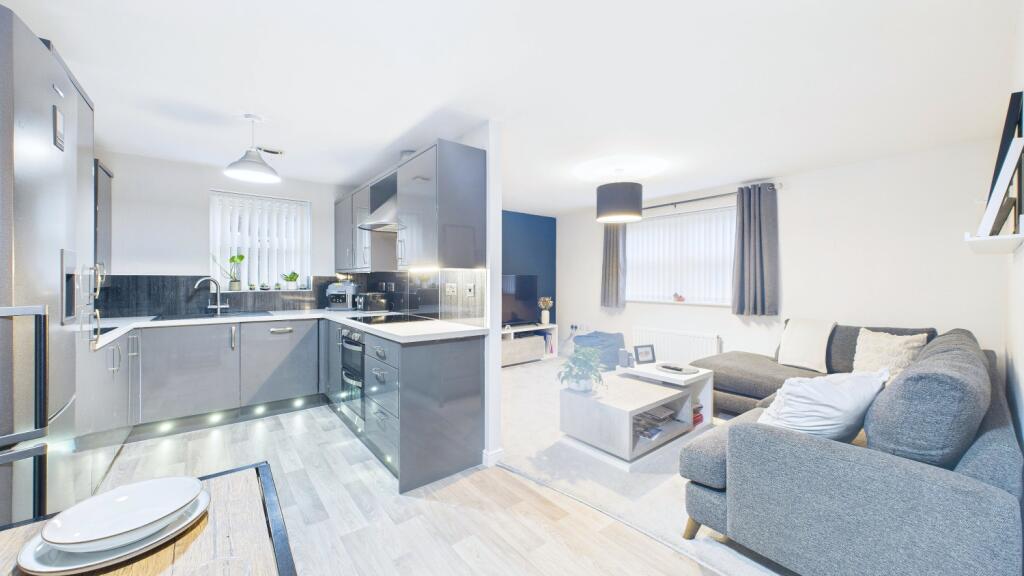 CAM02351G0-PR0087-STILL012