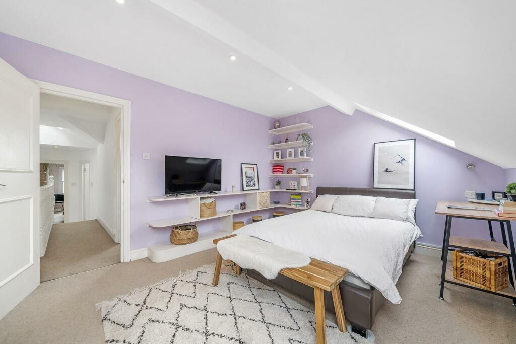 Bedroom (2).JPG