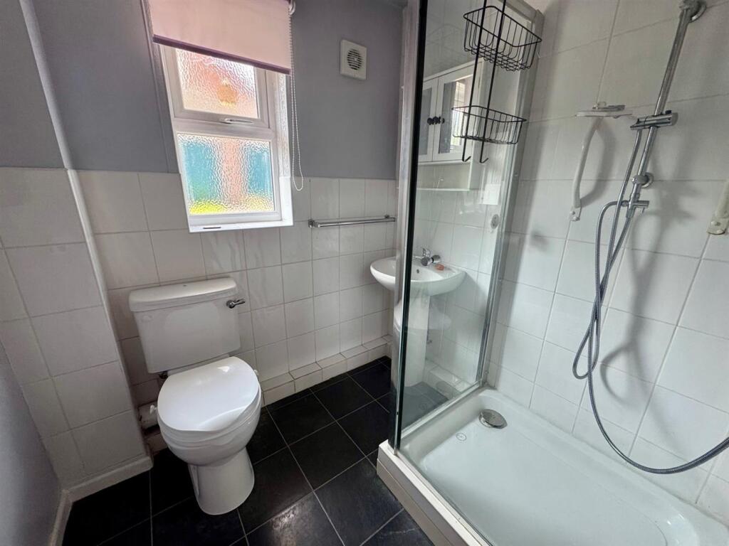 Shower room.jpg