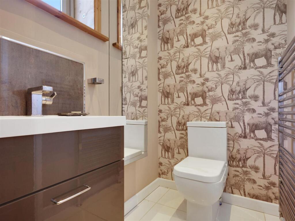 En-Suite to main bedroom