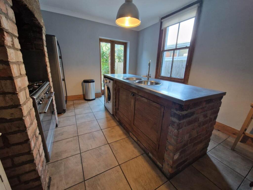 Kitchen 1