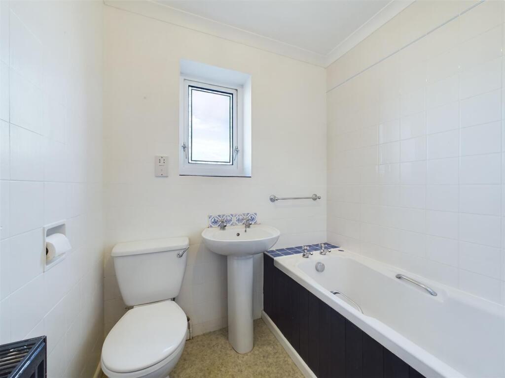 20 Chester Court Bathroom