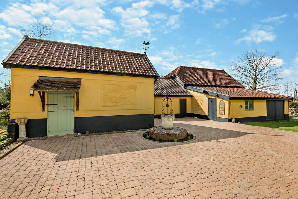 8640802-exterior1...