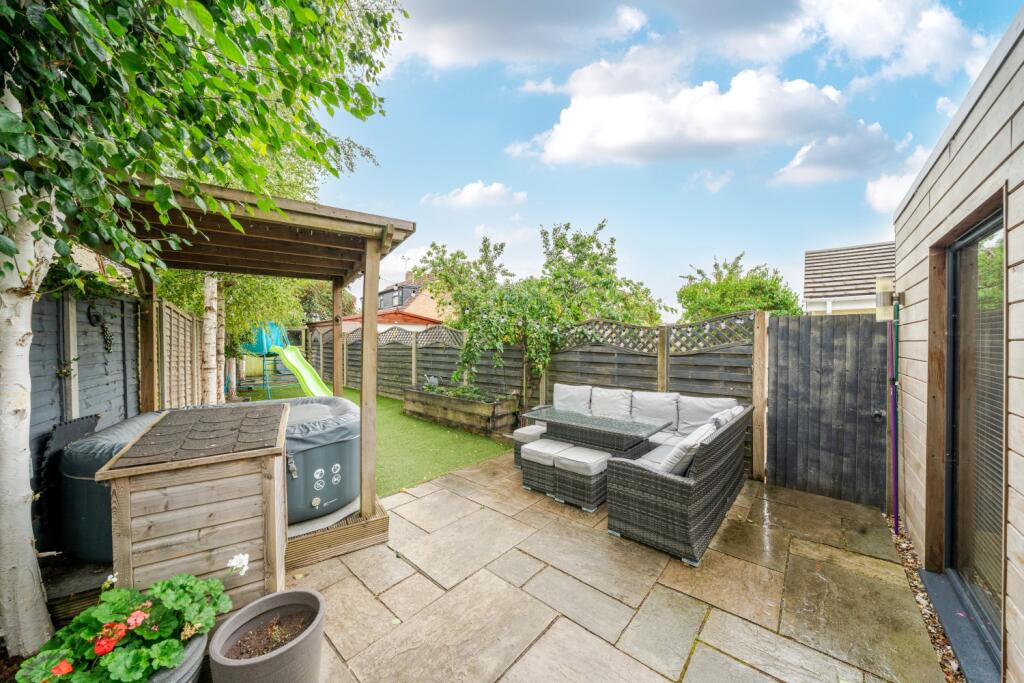 1330759-4-689091eda1a54