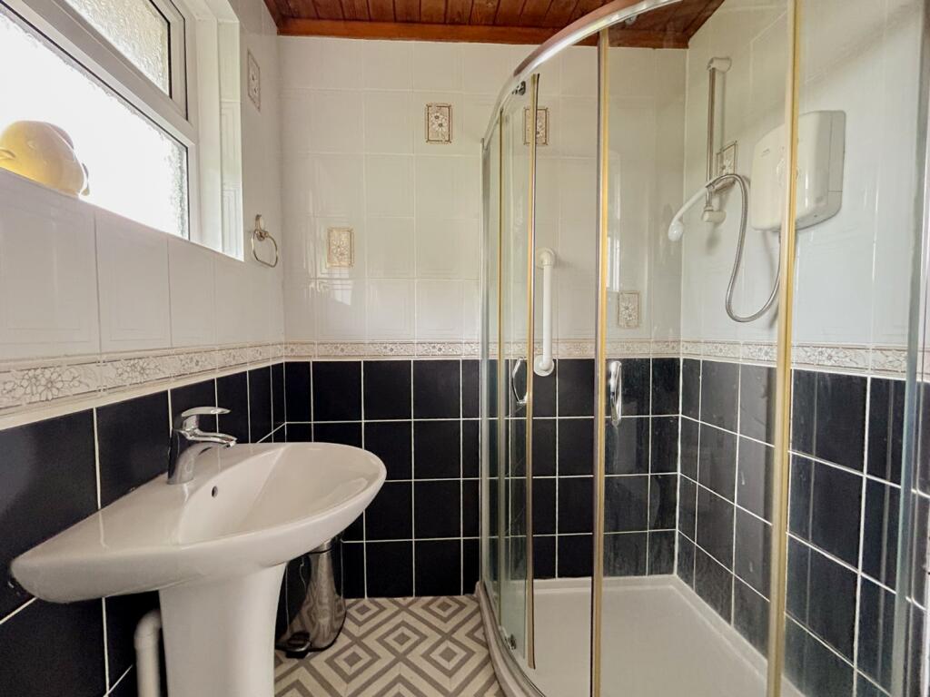 To Book A Viewing Call TPS Lostwithiel on 01208 87