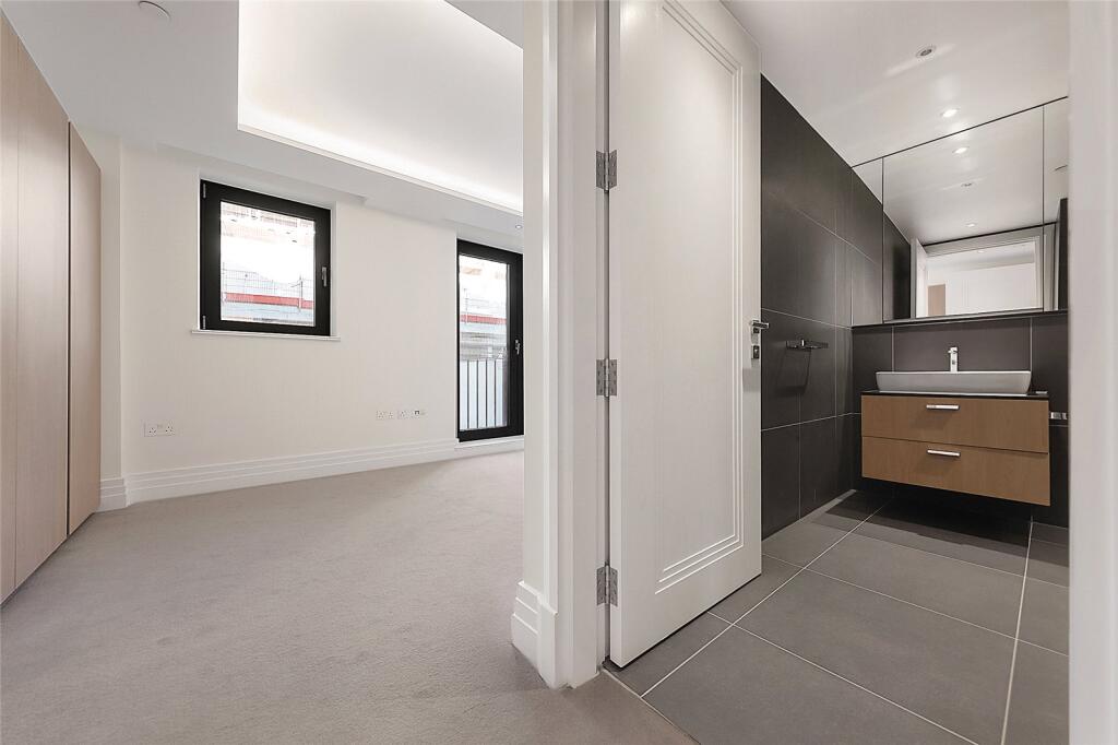 Bedroom With Ensuite