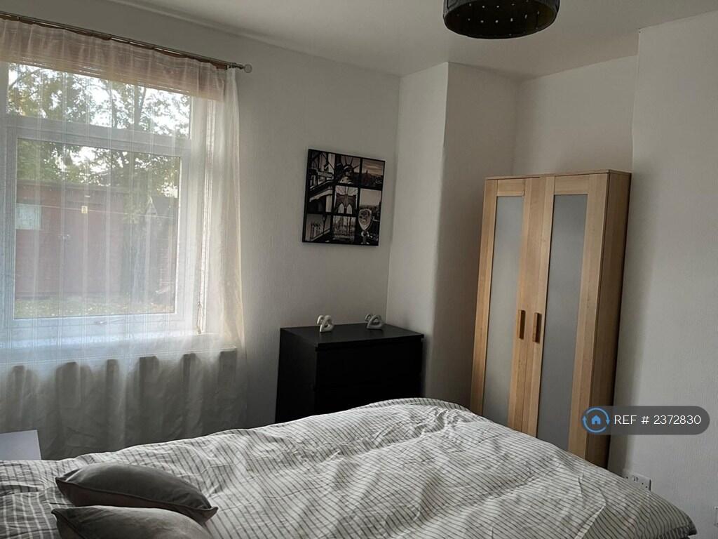 Small Bedroom 3