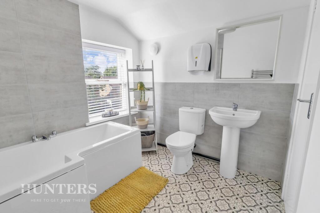 Apartment's Bathroom