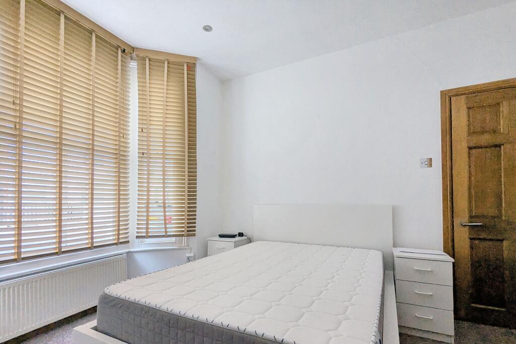 5a Furness Road, Fulham, London, SW6 2LQ