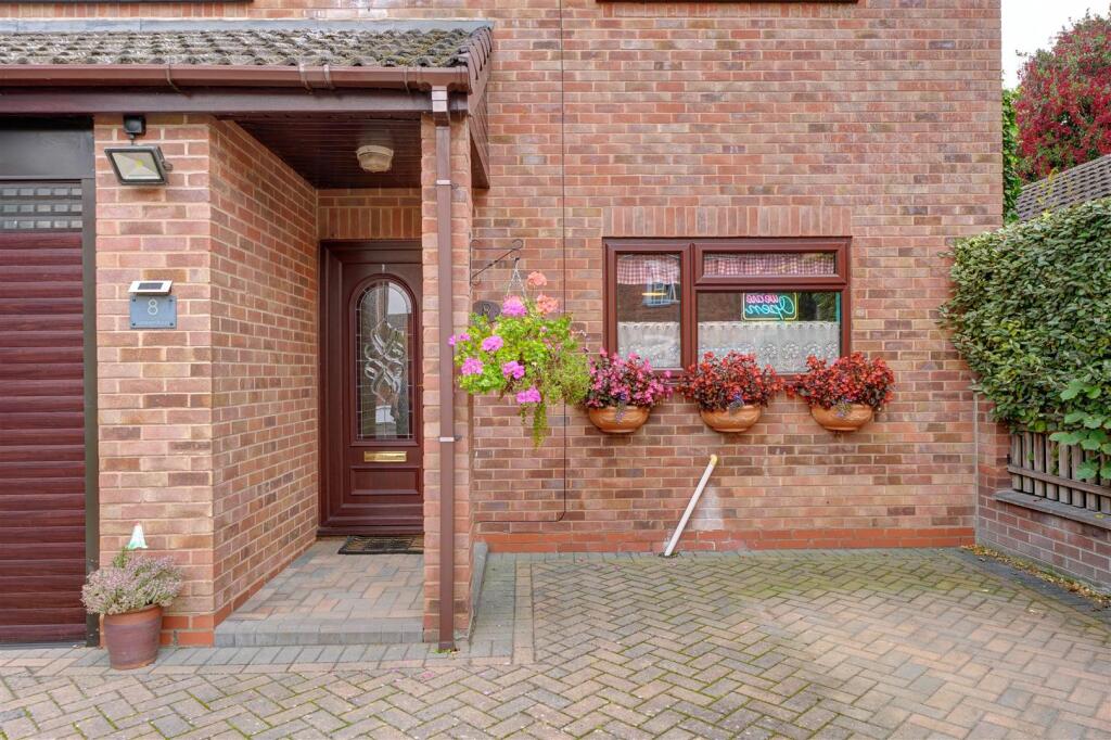 8 Lambert Rd (4).jpg