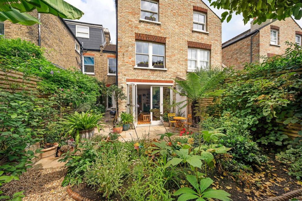 Garden (1).JPG