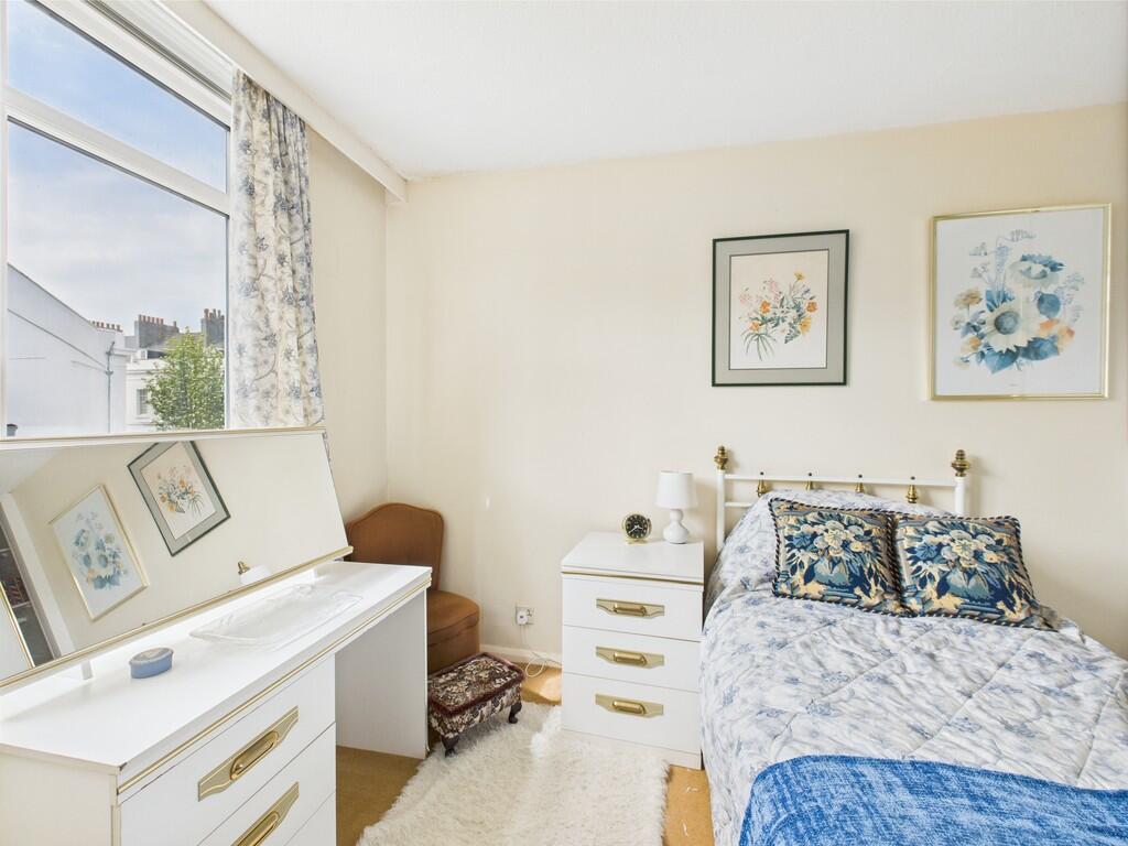 CAM03974G0-PR0135...