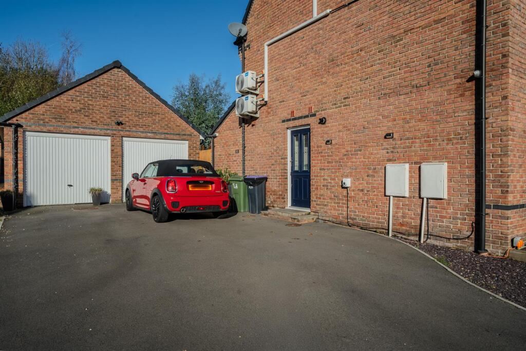 14 Poppyfield Ave-29.jpg