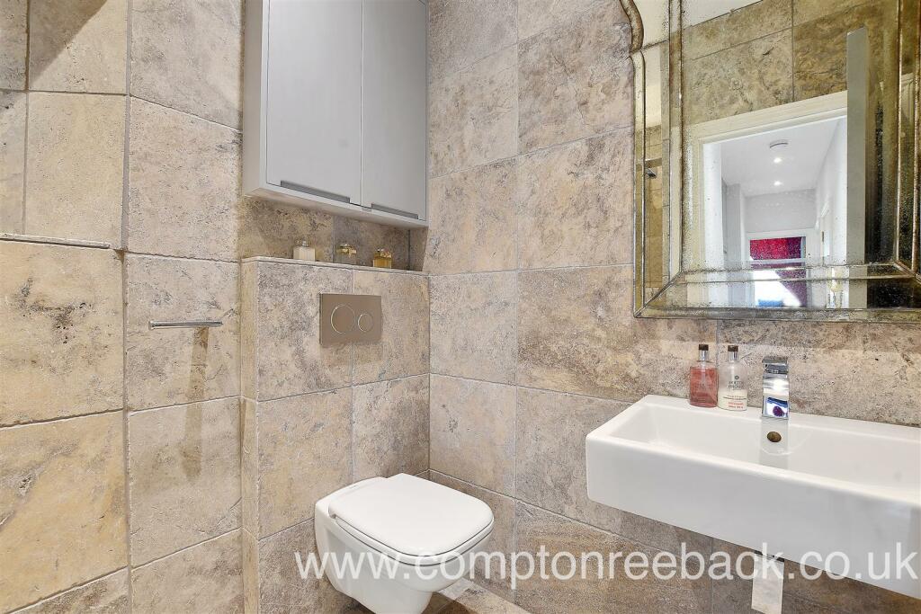 Shower Room: