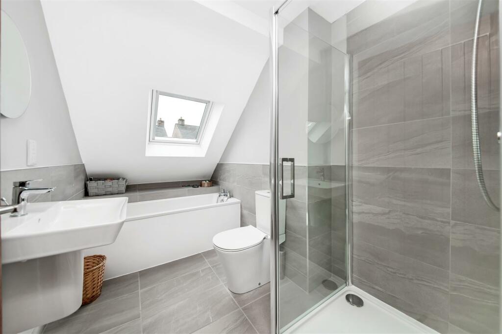 HOUSE BATHROOM