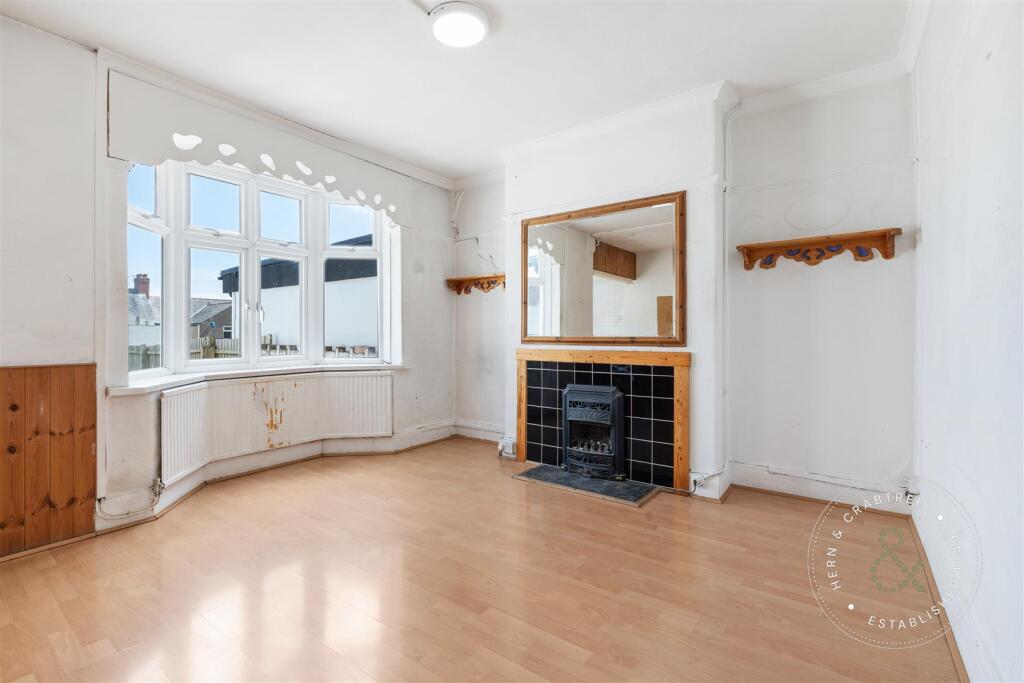 Gelligaer Gardens, Hern Crabtree (5).jpg