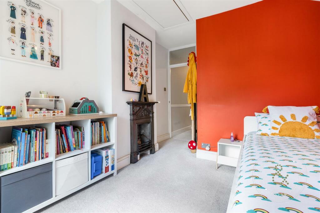 Tewkesbury Place, Cathays, Hern Crabtree.jpg