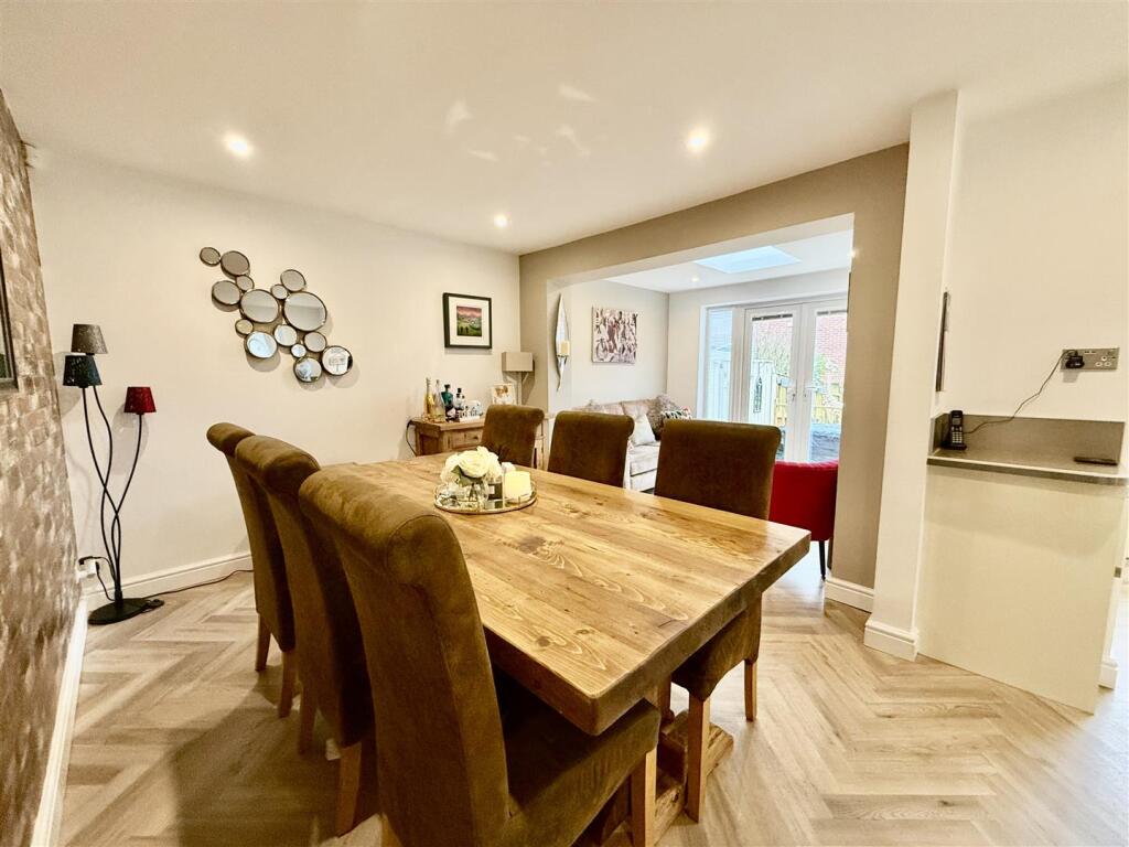 KITCHEN &amp; DINING