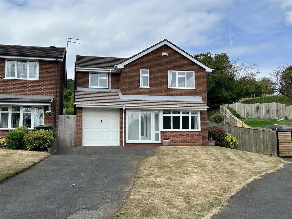 Midhill Drive Rowley Regis 1.jpg