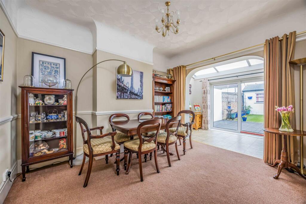 2A Wesley Grove, Copnor-Small-PorticoMarketing-Sol