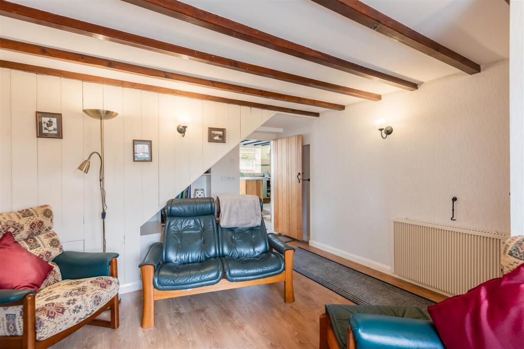 Wandales 2 Sitting Room-3.jpg