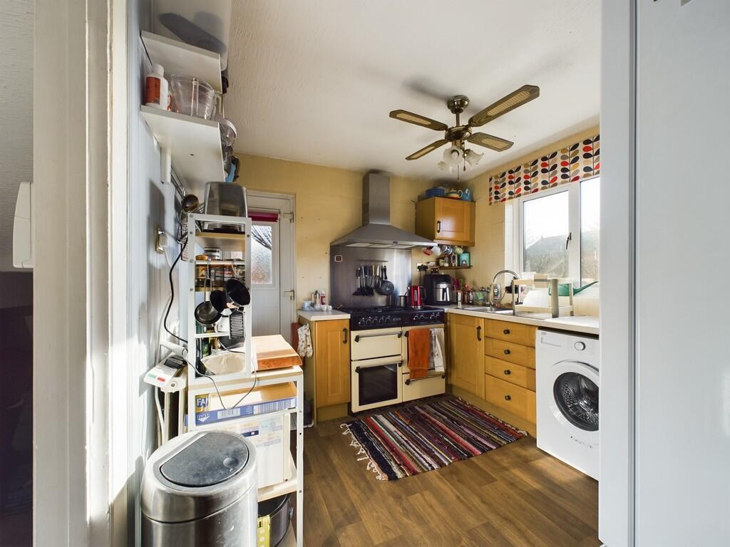 CAM02060G0-PR0275...