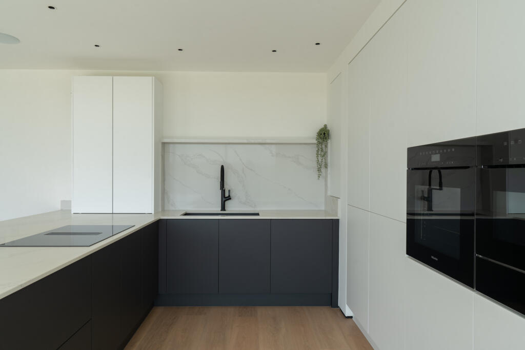 308482 - 2FairydellClose_HighRes-2.jpg