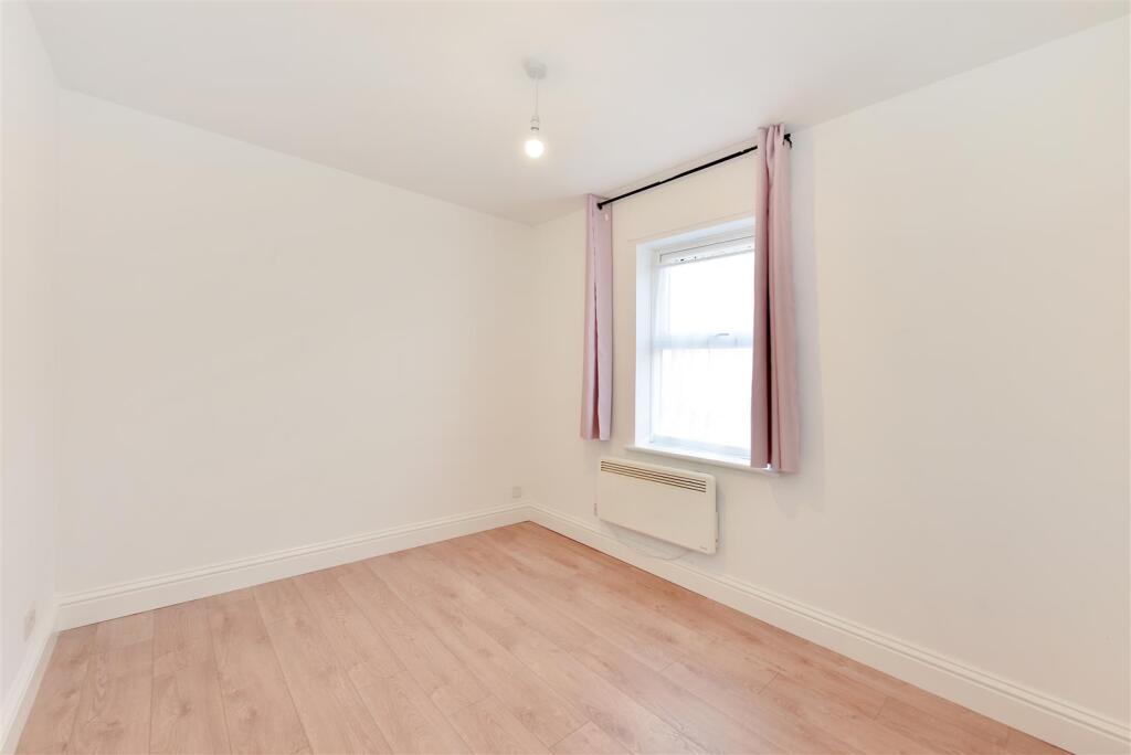 Thames Circle (5).JPG