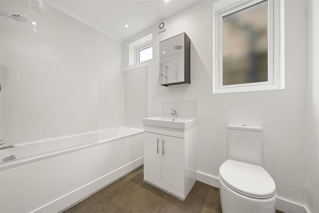 88 Hare Lane Claygate KT10009.jpg