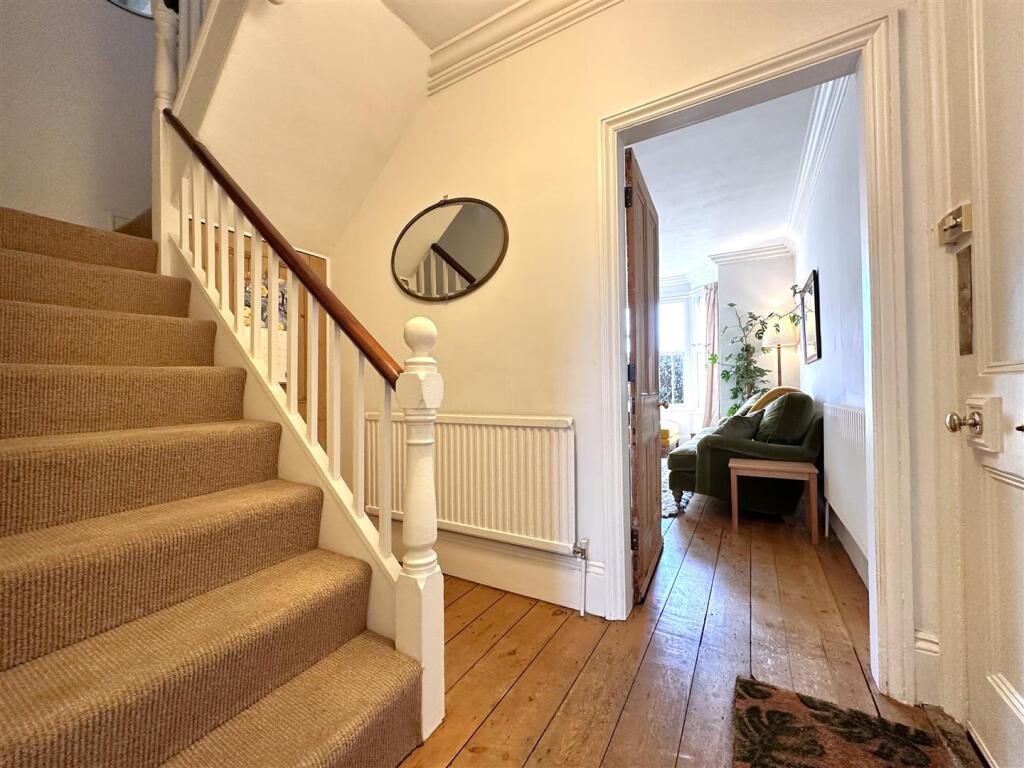 Inviting Entrance Hall 570