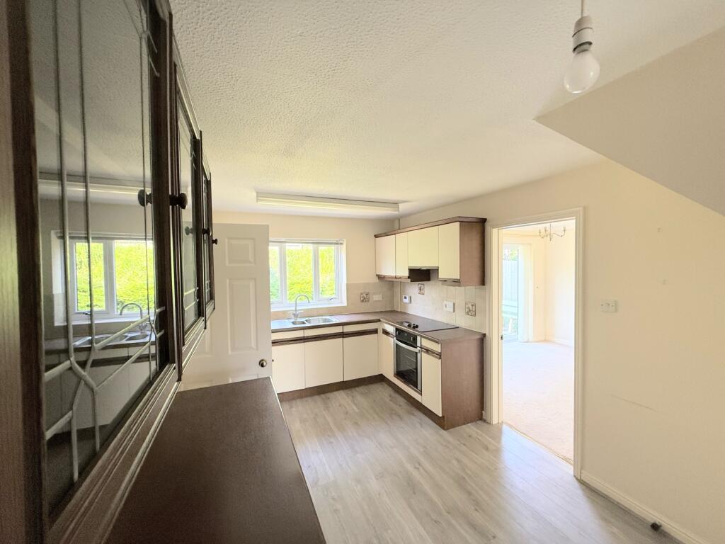 8D32DE70-DEB3-48F5-BA20-D0235F4D5AEA