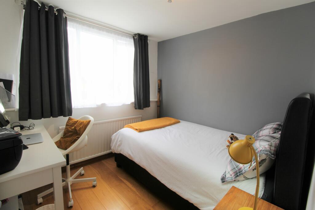 N Bed 3.jpg