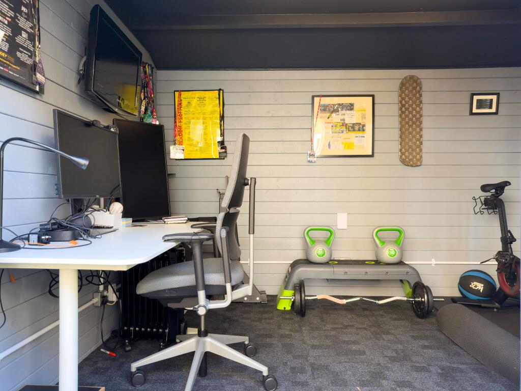 Outside insulated office