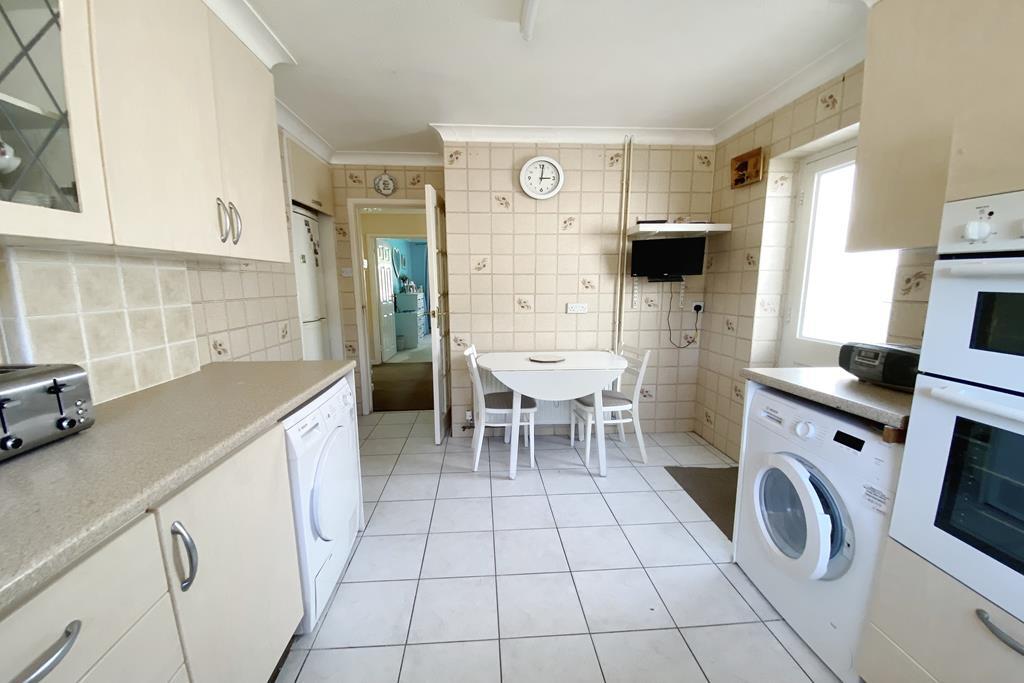 Kitchen/Breakfast Rm