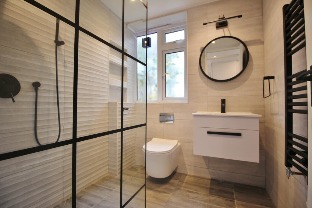 Wet Room / Shower Room