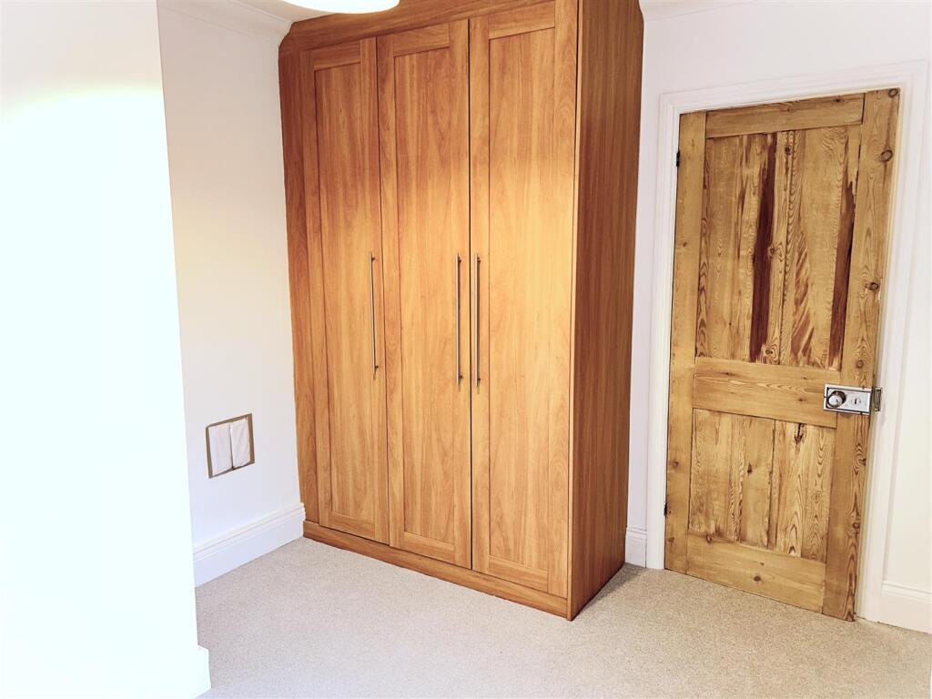 third bedroom.JPG