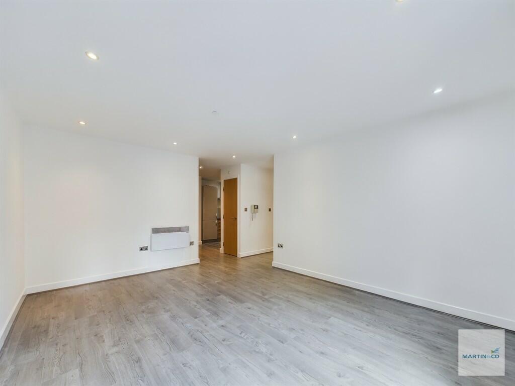 CAM03394G0-PR0126...