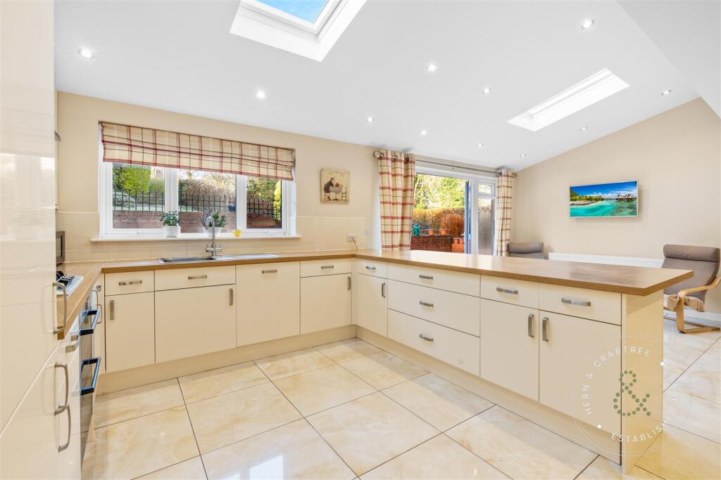 Dan Y Bryn Ave, Hern Crabtree (13).jpg