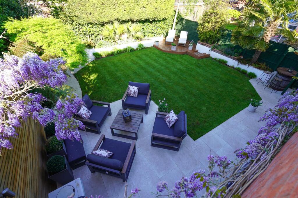 10 Alderman Way (13).jpg