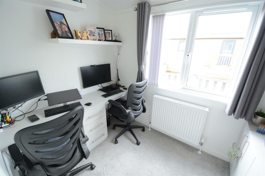 Bedroom 3/Office