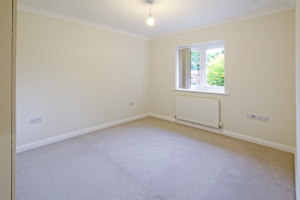 6. BEDROOM.jpg