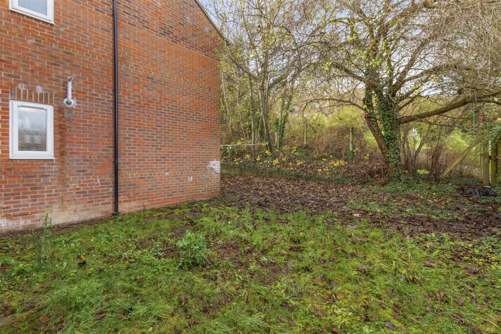 141d Totteridge Rd, HP13 6HR-11.jpg