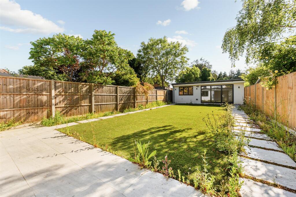87 Brassie Avenue-7.jpg