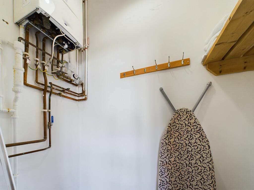 CAM02089G0-PR0416...