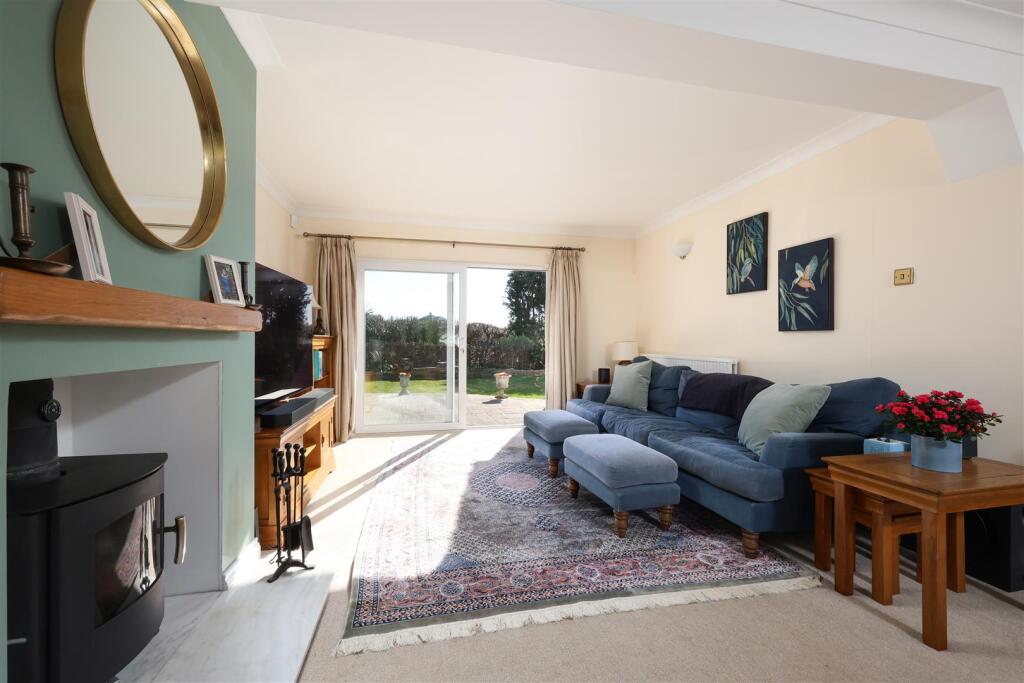 16 Silbury Rise 19.JPG