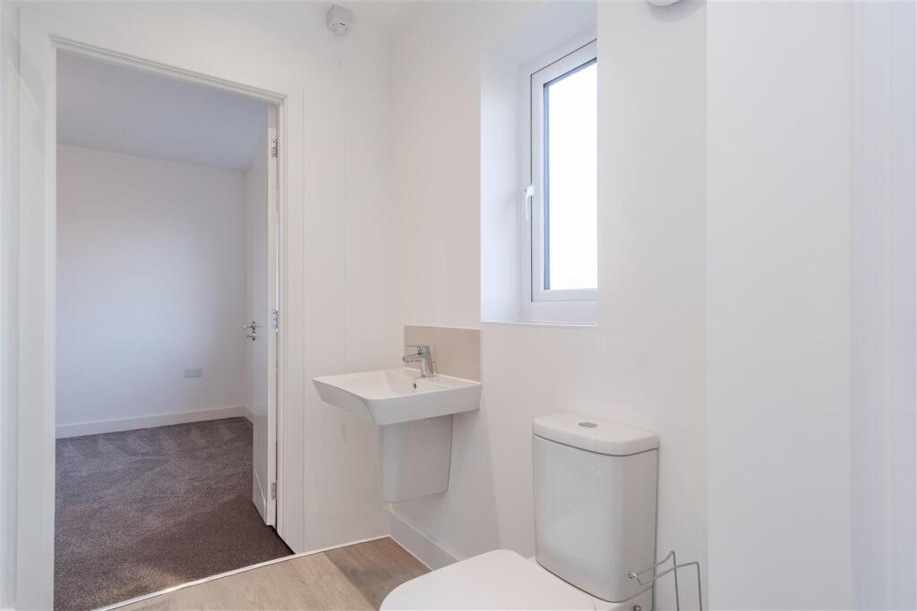 Jack &amp; Jill Ensuite