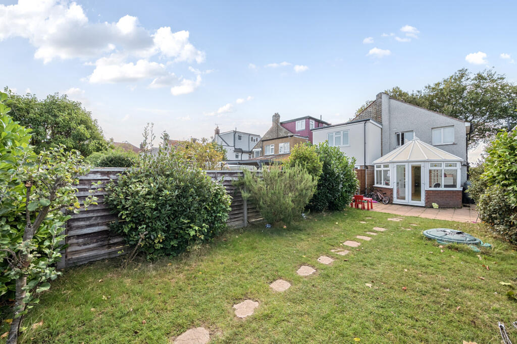 1353864-11-68c3ea...