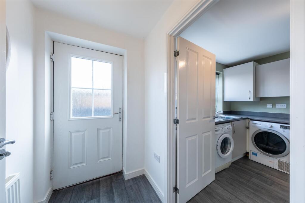 19 Hazelhurst Way-005.jpg