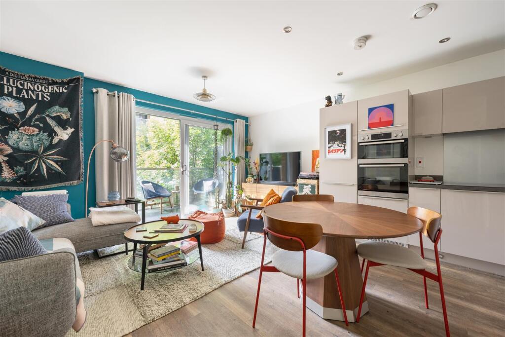 Living-Area-1.jpg